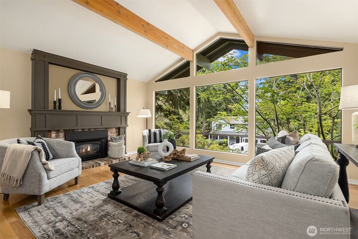 Property Photo:  6560  81st Avenue SE  WA 98040 