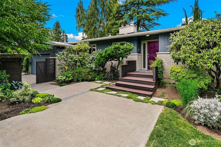 Property Photo:  250 SW 176th Place  WA 98166 