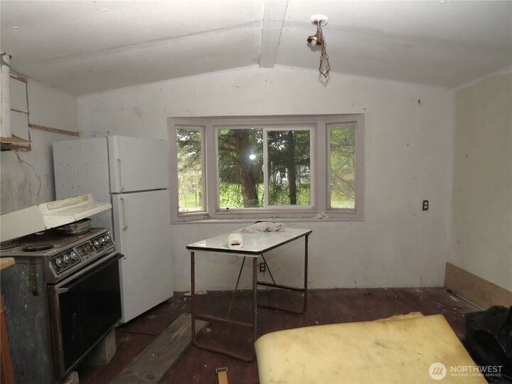 Property Photo:  804 S Rain Street NE  WA 98569 