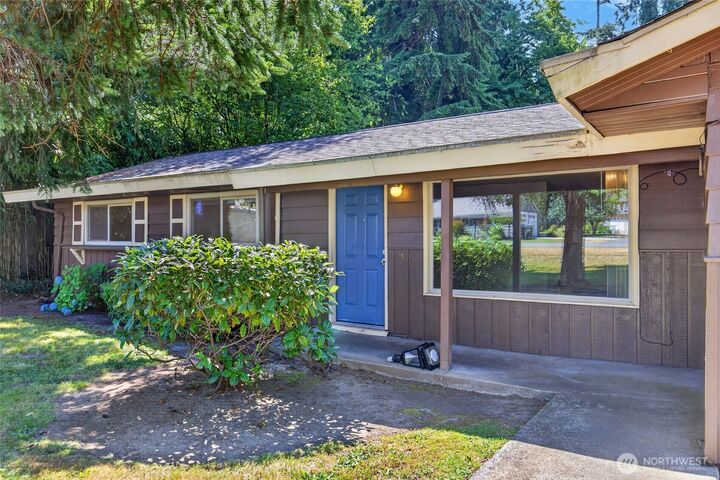 Property Photo: 3327 NE 190th Street WA 98155