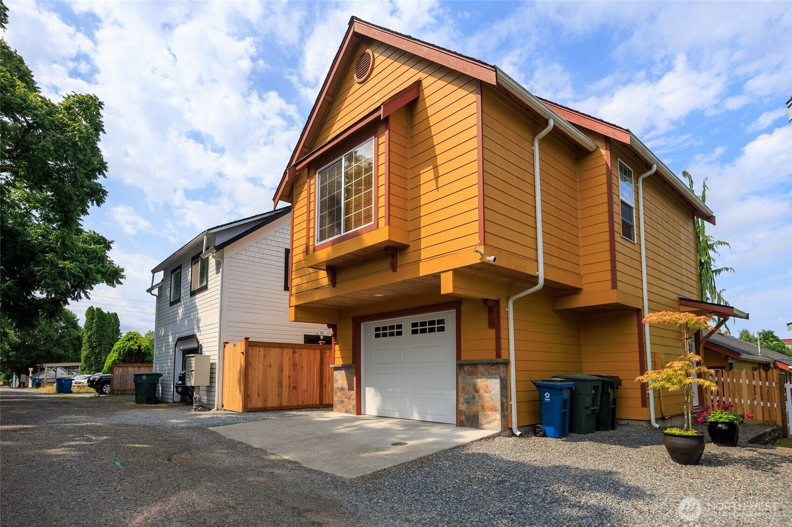 Property Photo:  521  Avenue C  WA 98290 