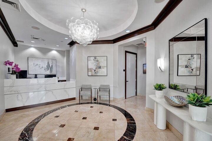 Property Photo:  401 SW 4th Avenue 203  FL 33315 