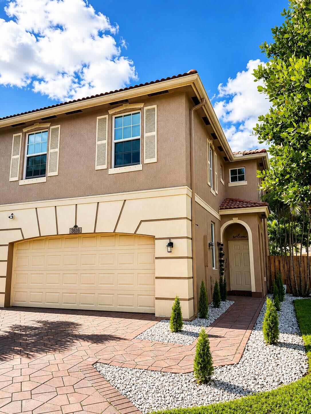 Property Photo:  3616 Asperwood Circle  FL 33073 