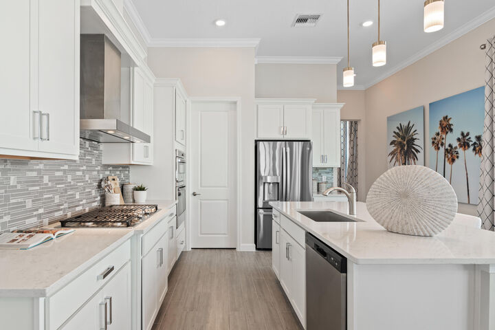 Property Photo:  713 SE Fascino Circle  FL 34984 