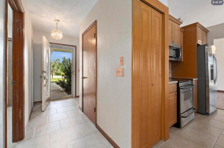 Property Photo:  329 SE Oakridge Drive  FL 34984 