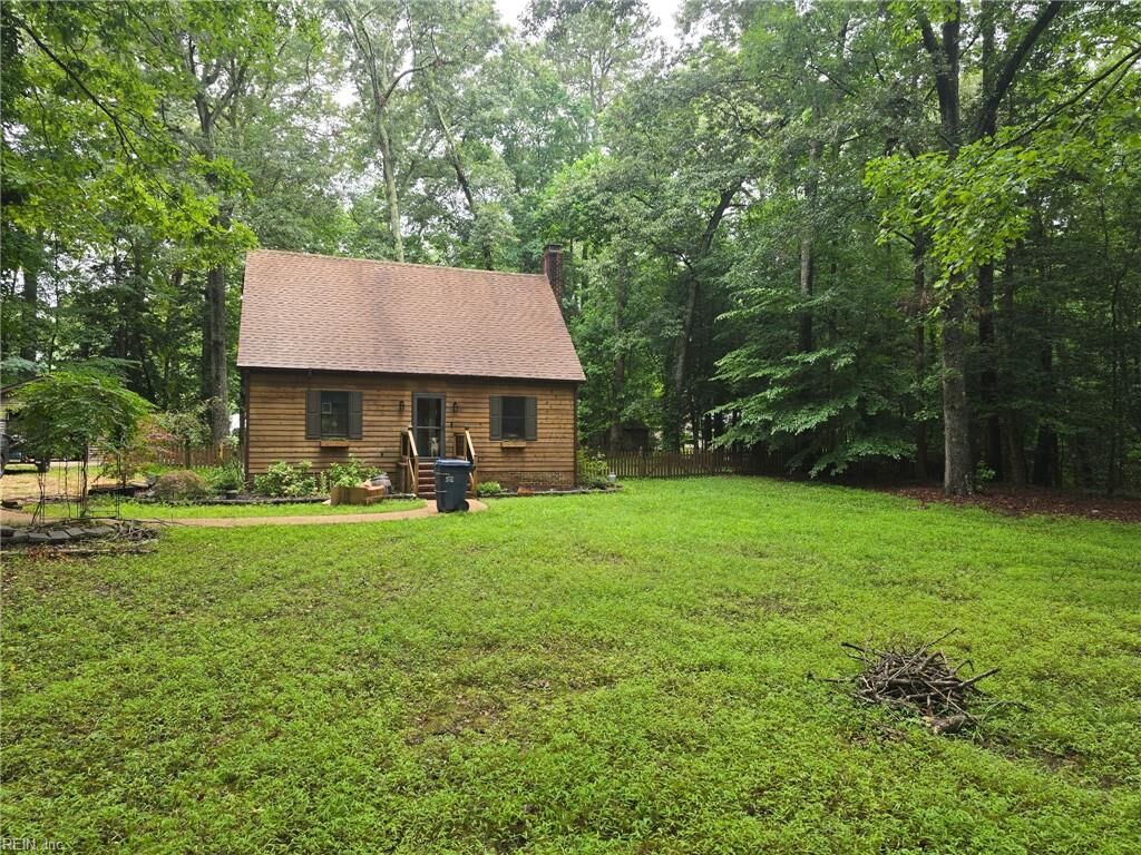 Property Photo:  7624 Lomaki Ln  VA 23061 