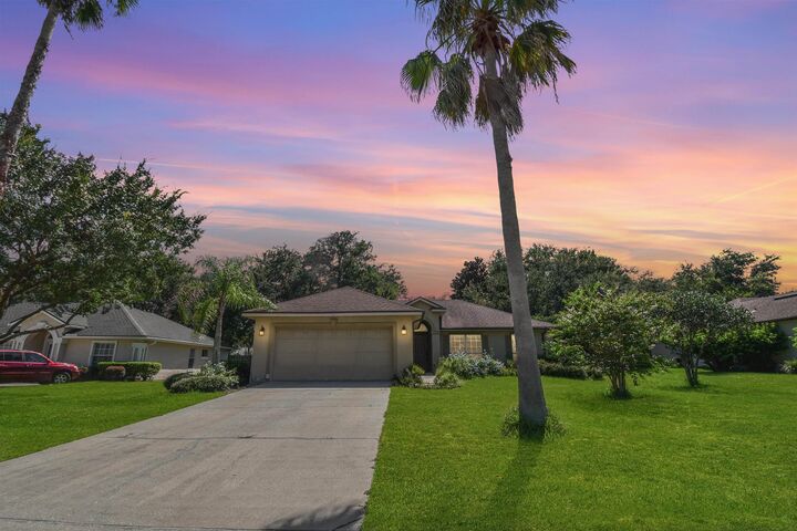 Property Photo:  249 Cacique Dr  FL 32086 