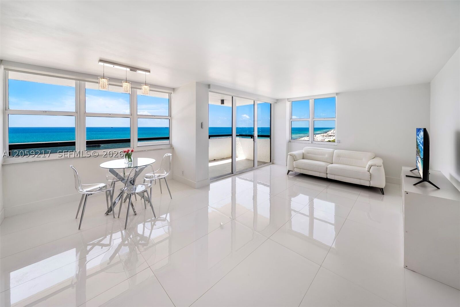 Property Photo: 2555 Collins Ave 1511 FL 33140