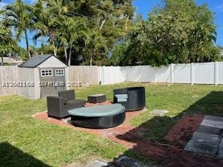 Property Photo:  1409 NE 21st St #1  FL 33305 