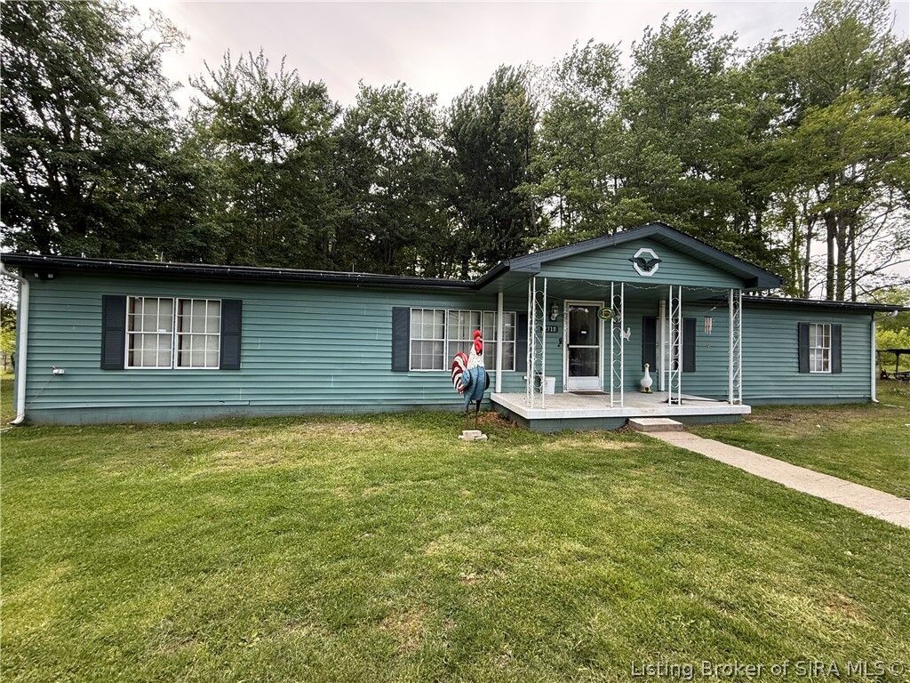 Property Photo: 2718 N Bethlehem Road IN 47102
