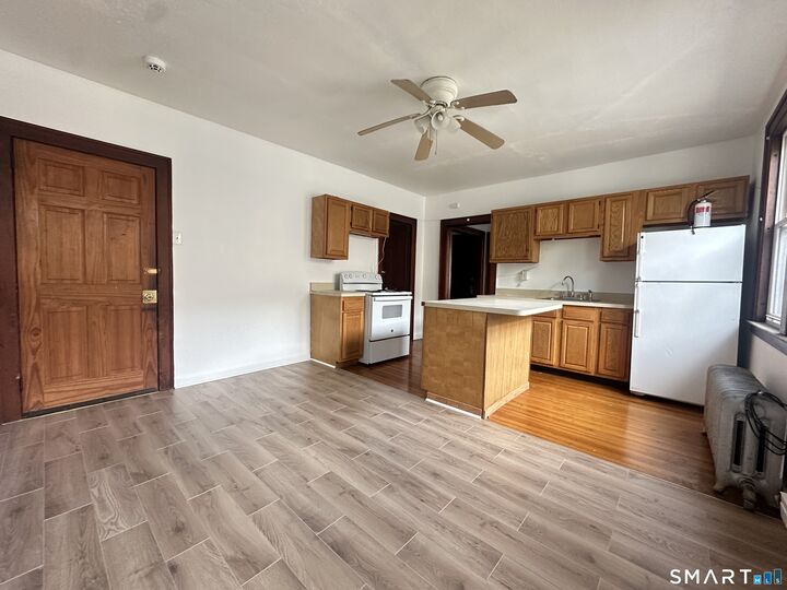 Property Photo: 45 School Street 2W CT 06106