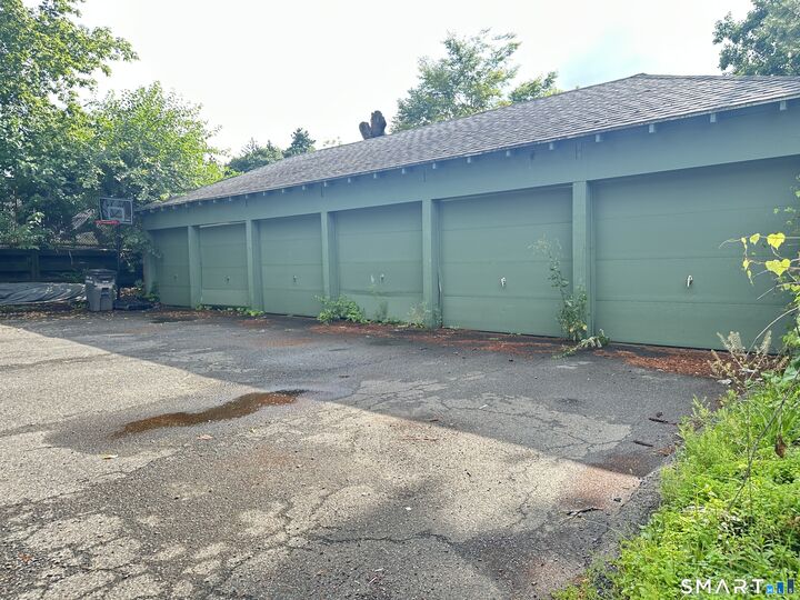 Property Photo:  45 School Street 2W  CT 06106 