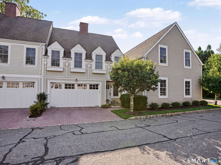 Property Photo:  77 Havemeyer Lane 11  CT 06902 