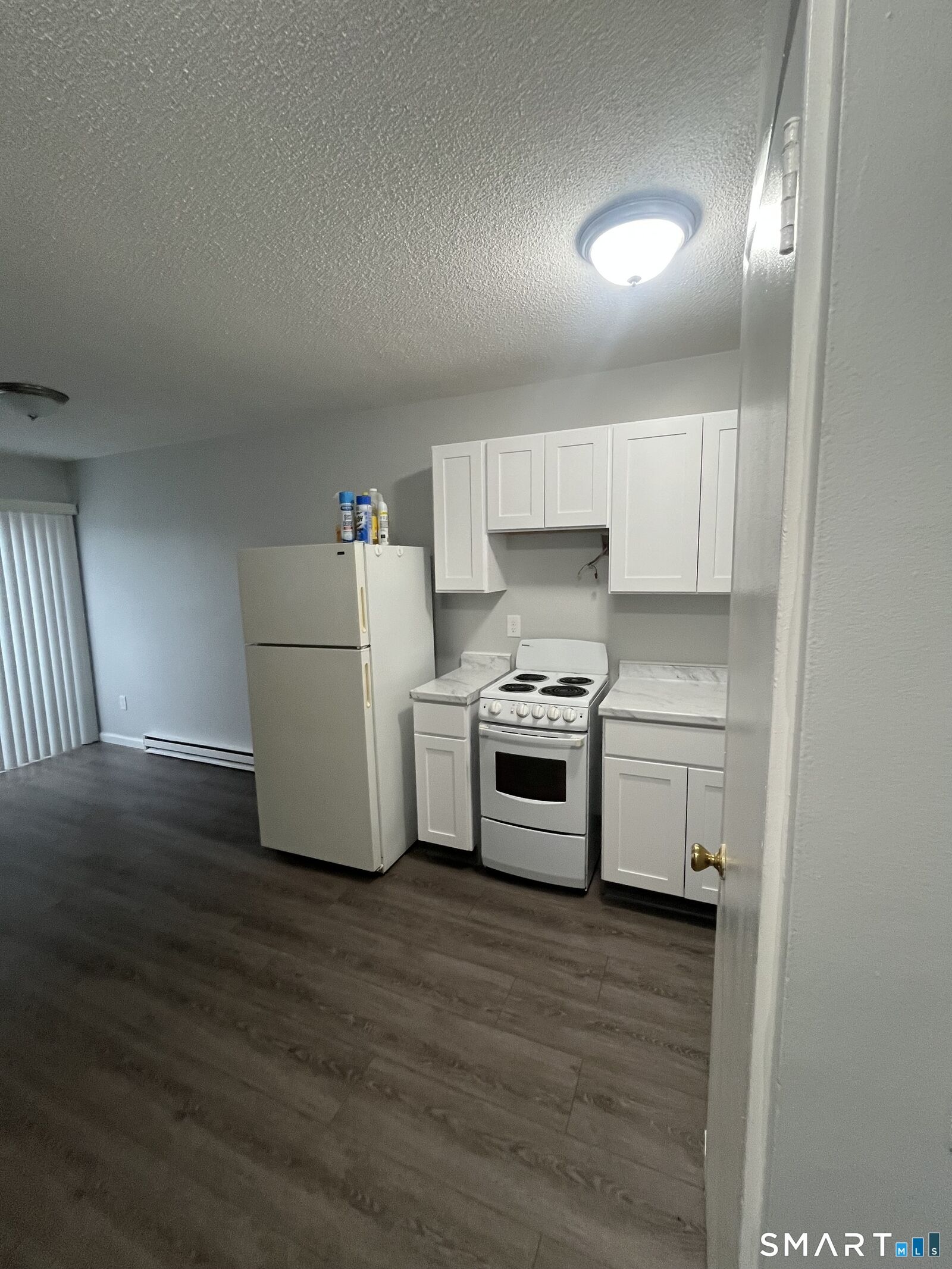 Property Photo:  4 Warwick Street 11  CT 06513 