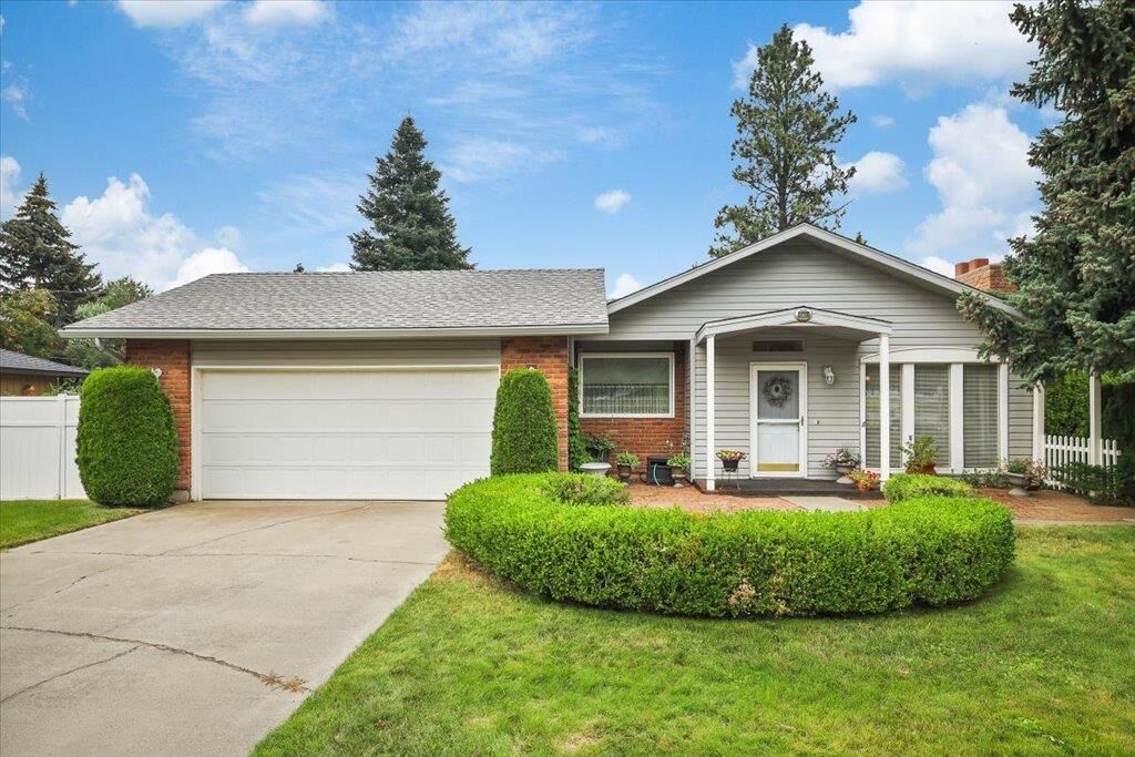 Property Photo:  2409 E 60th Ave  WA 99223 