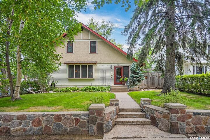 630 8th Avenue N — photo 1