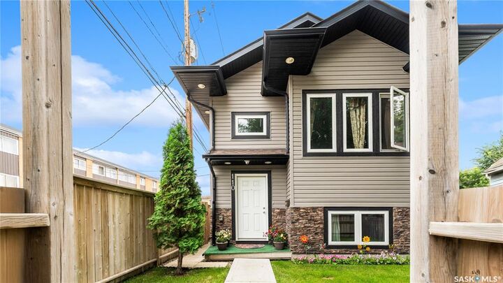 Property Photo:  110 S Avenue S  SK S7M 2Z6 
