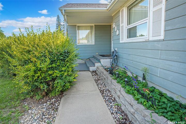 Property Photo:  610 Acadia Drive  SK S7H 3V9 