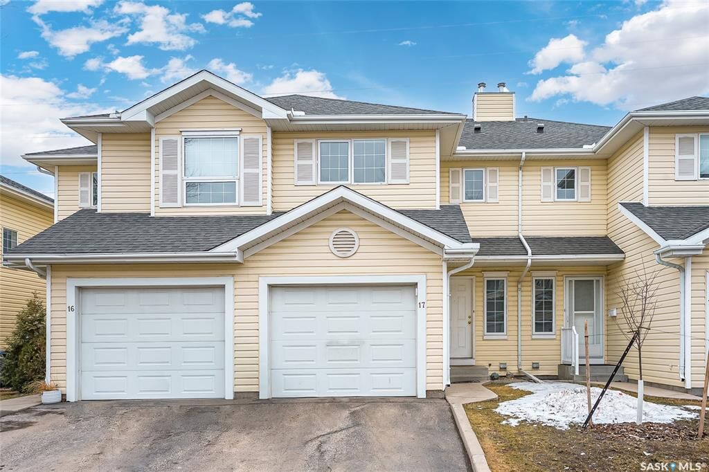 Property Photo:  111 Fairbrother Crescent 17  SK S7S 1L3 