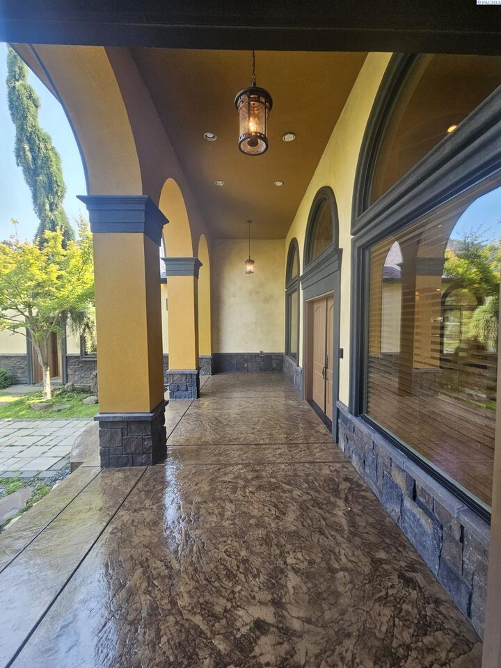 Property Photo:  922 W Allenwhite Dr.  WA 99352 