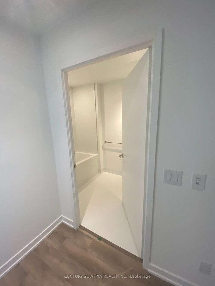 Property Photo:  20 Edward Street 1713  ON M5G 1C9 