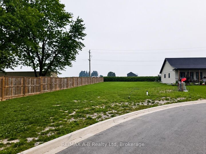 11 Linda Drive — photo 1