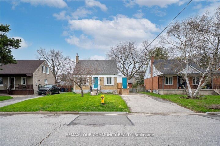Property Photo:  31 Allister Avenue  ON M1M 3L1 