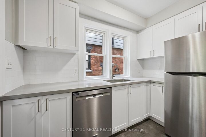 Property Photo:  14 Stirling Avenue N  ON N2H 3G5 
