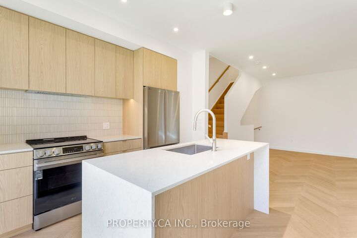 Property Photo:  301 Keele Street Unit #2  ON M6P 2K5 
