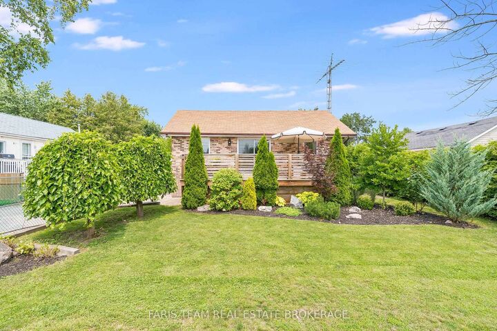 Property Photo:  987 Isabella Street  ON L9S 3T7 