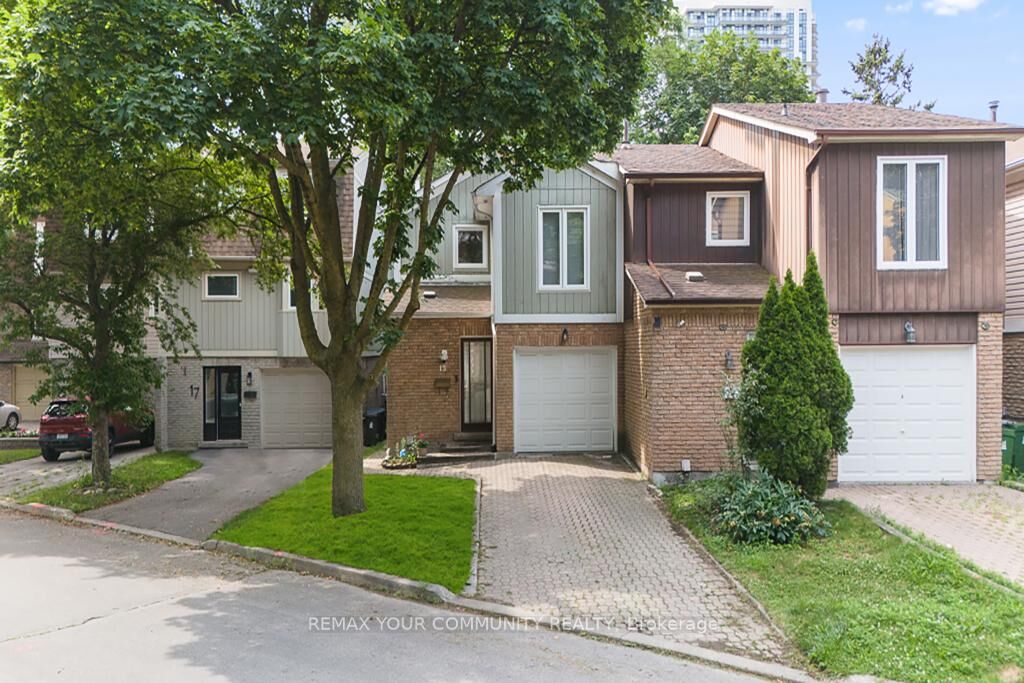 Property Photo: 15 Clematis Road ON M2J 4X1