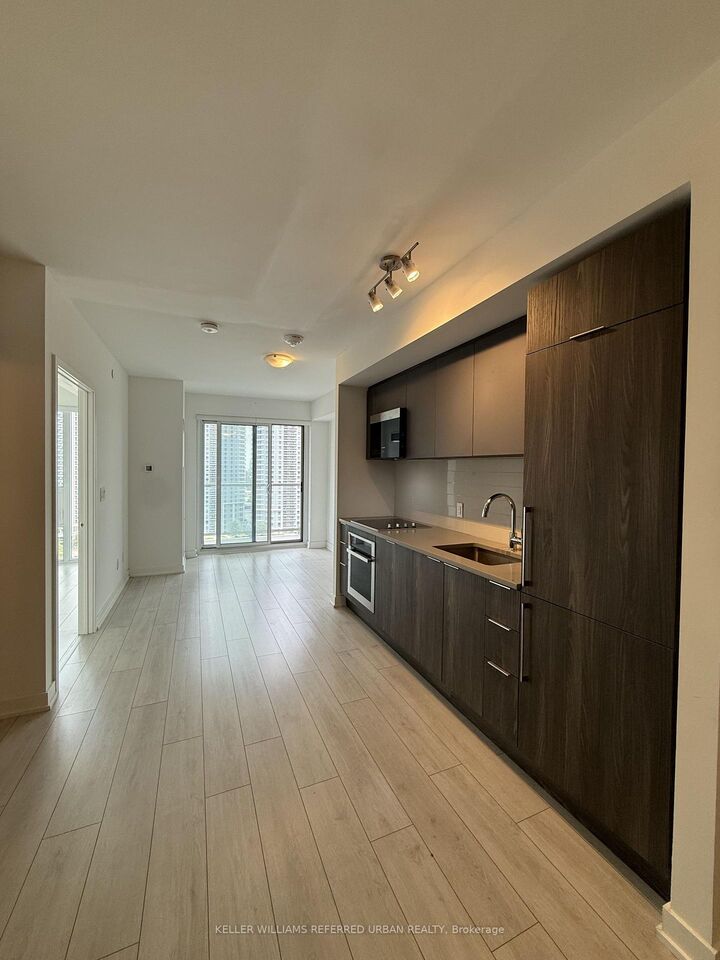 Property Photo:  2033 Kennedy Road 1607  ON M1T 3G2 