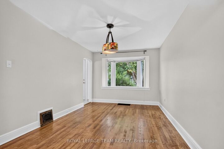 Property Photo: 157 Mulvihill Avenue ON K1Z 6Y3