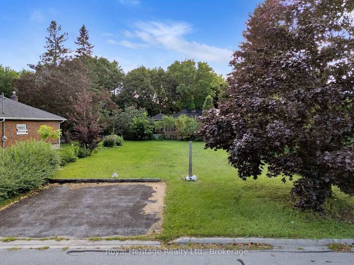 Property Photo:  172 Beaver Street S  ON L1B 1C4 
