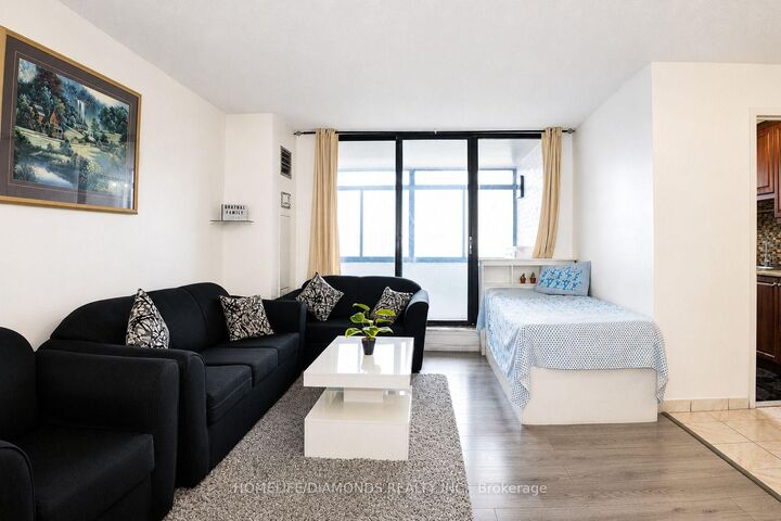Property Photo: 18 Knightsbridge Road 1411 ON L6T 3X5