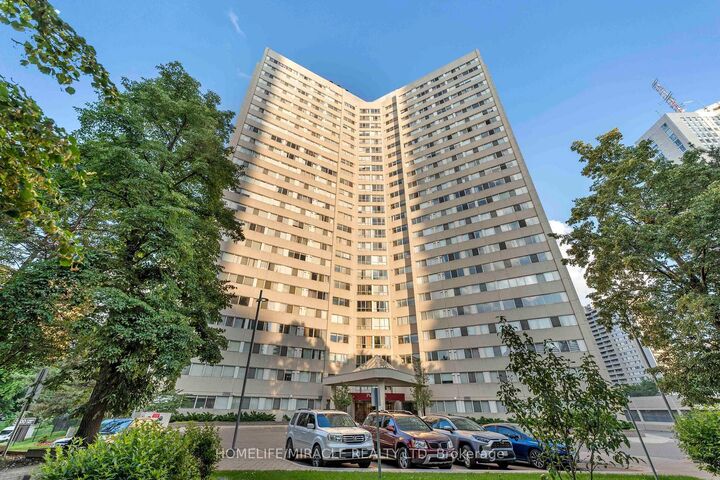 3700 Kaneff Crescent N 202 — photo 1