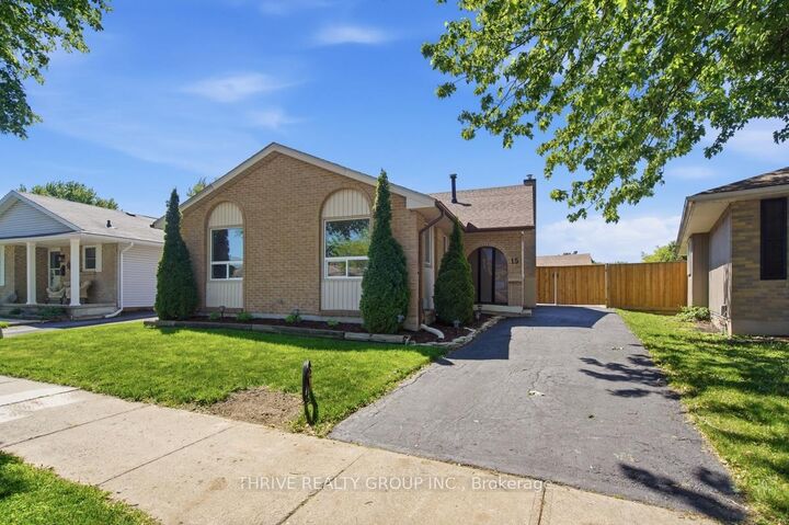 Property Photo:  15 Renny Crescent  ON N6E 2C4 