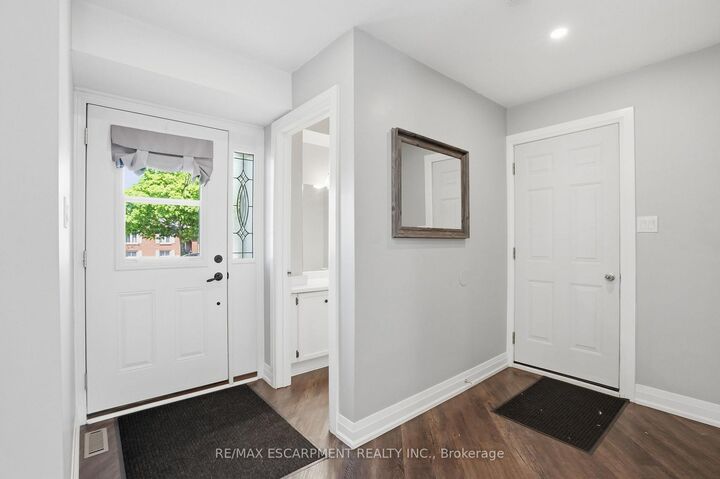 Property Photo:  371 Brantwood Park Road  ON N3P 1G8 