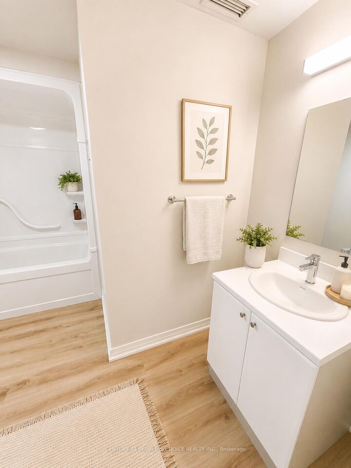 Property Photo:  50 Herrick Avenue Up37  ON L2P 2T9 