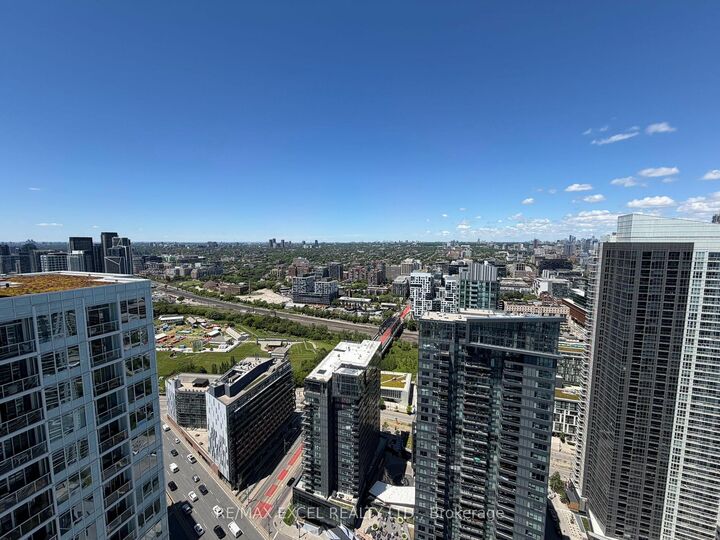 17 Bathurst Street 4606 — photo 1