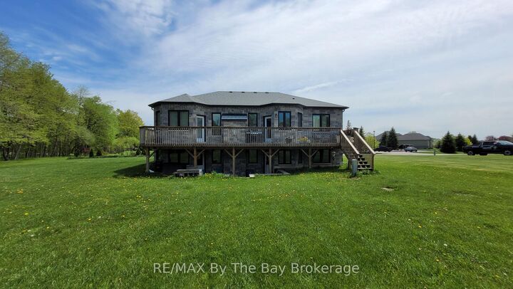 16 Walnut Drive — photo 1