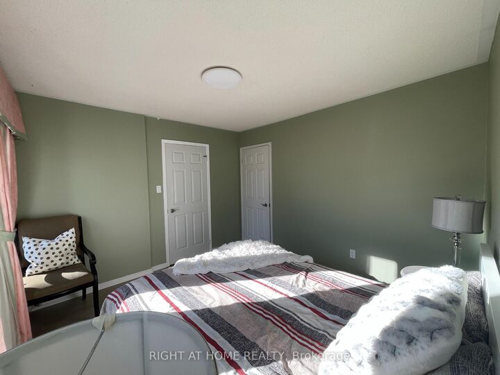 Property Photo:  1163 Rosethorne Road Upper  ON L6M 1H5 