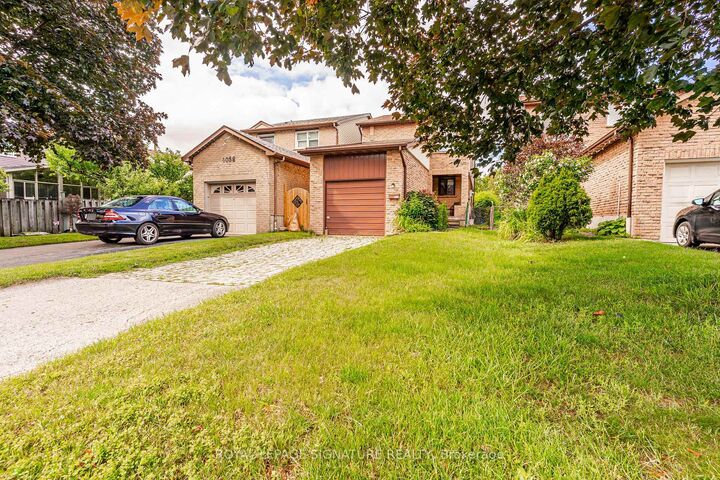 Property Photo: 4040 Silverhaze Road ON L4W 3K1