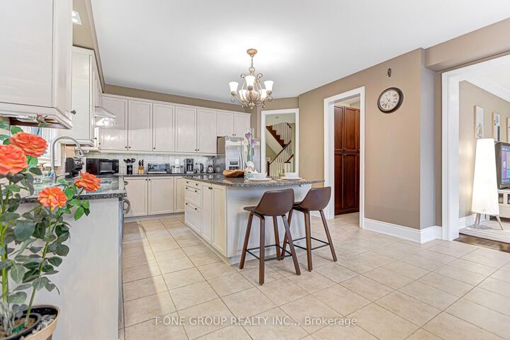 Property Photo:  261 Angus Glen Boulevard  ON L6C 0K1 