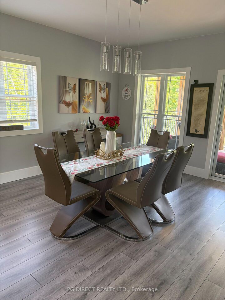 Property Photo: 16 Woodstream Drive W ON P1H 0B7