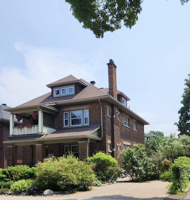 Property Photo:  380 First Avenue  ON K1S 2H1 