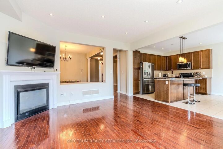 Property Photo:  1108 Savoline Boulevard  ON L9T 8P5 