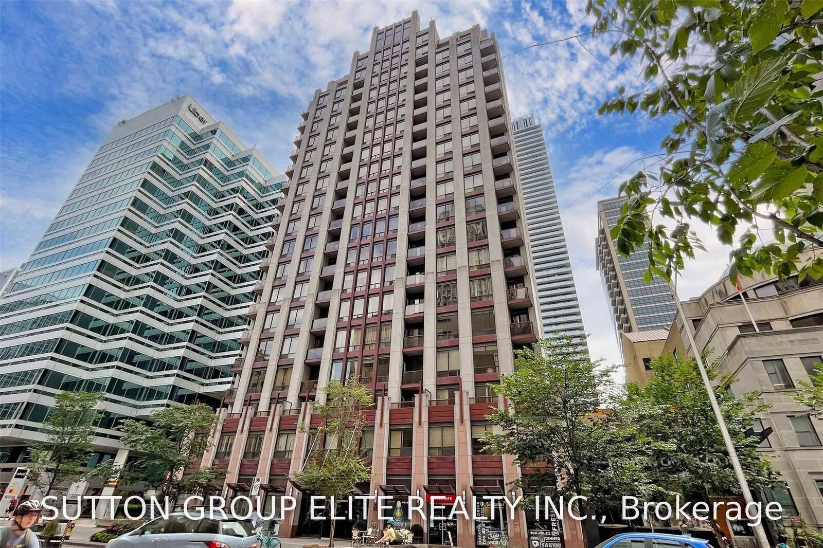 Property Photo:  85 Bloor Street E 1907  ON M4W 1B4 
