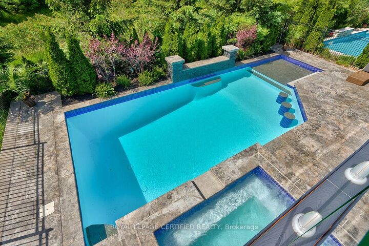 Property Photo:  2499 Highmount Crescent  ON L6M 4Z1 
