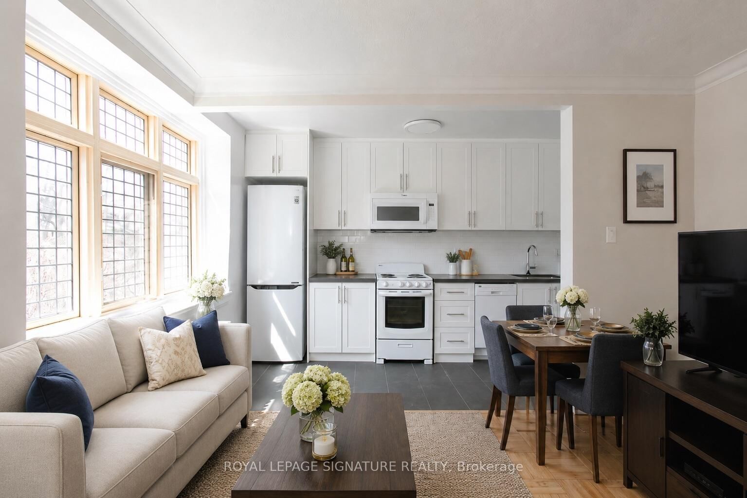 Property Photo:  394 Avenue Road 201-C  ON M4V 2H4 